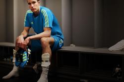 阿扎伦卡在TL比赛中锐不可当，险胜引发热议！热度持续攀升