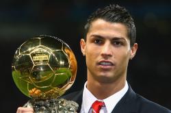 Faker回归赛场，出色防守首场状态亮眼，瑞士队观众沸腾！